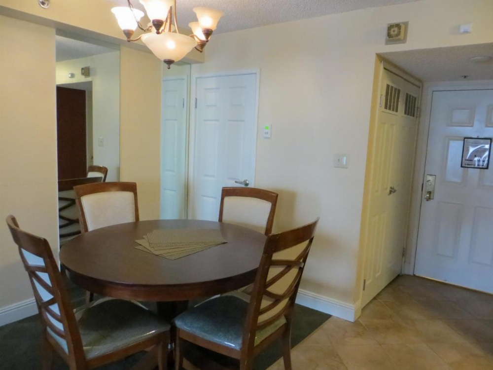 Jockey Resort Suites Center Strip Image 28