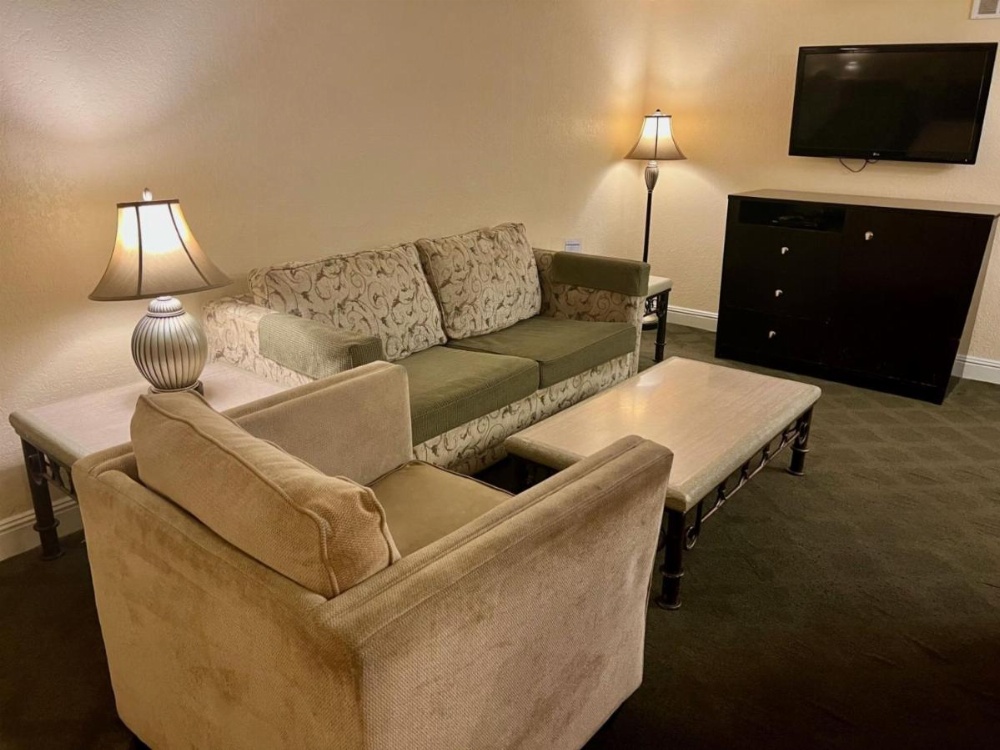 Jockey Resort Suites Center Strip Image 39
