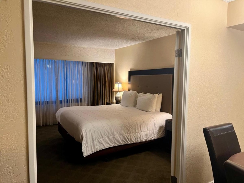 Jockey Resort Suites Center Strip Image 41