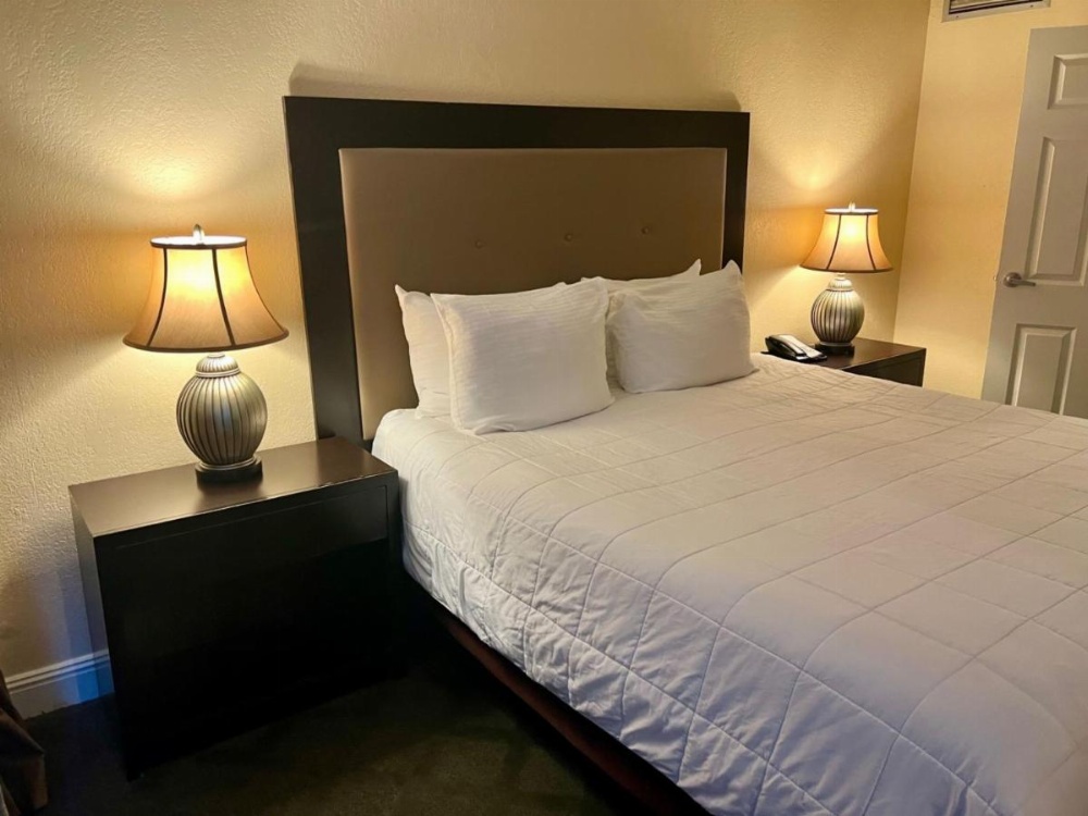 Jockey Resort Suites Center Strip Image 45